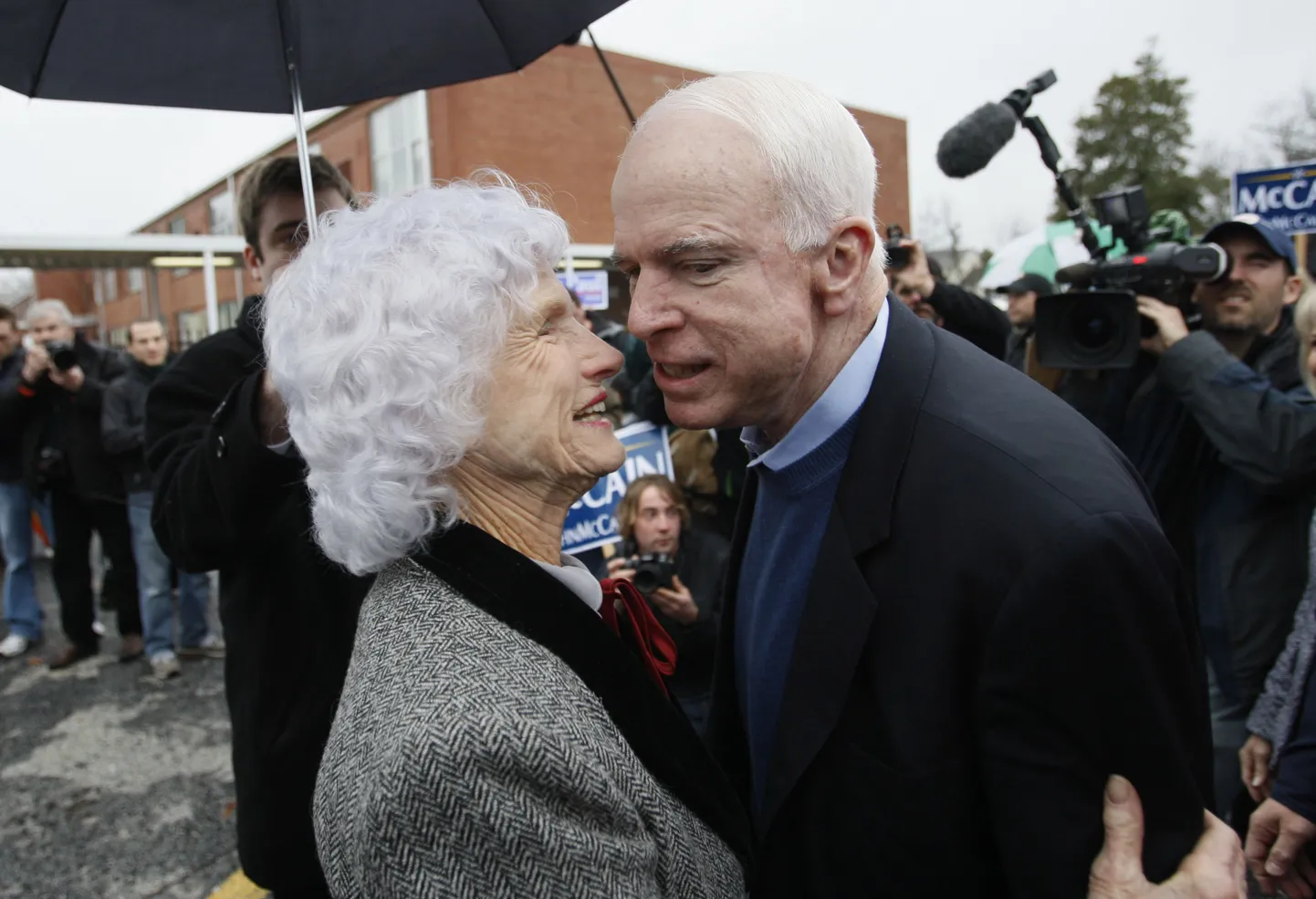 John McCain ja tema ema