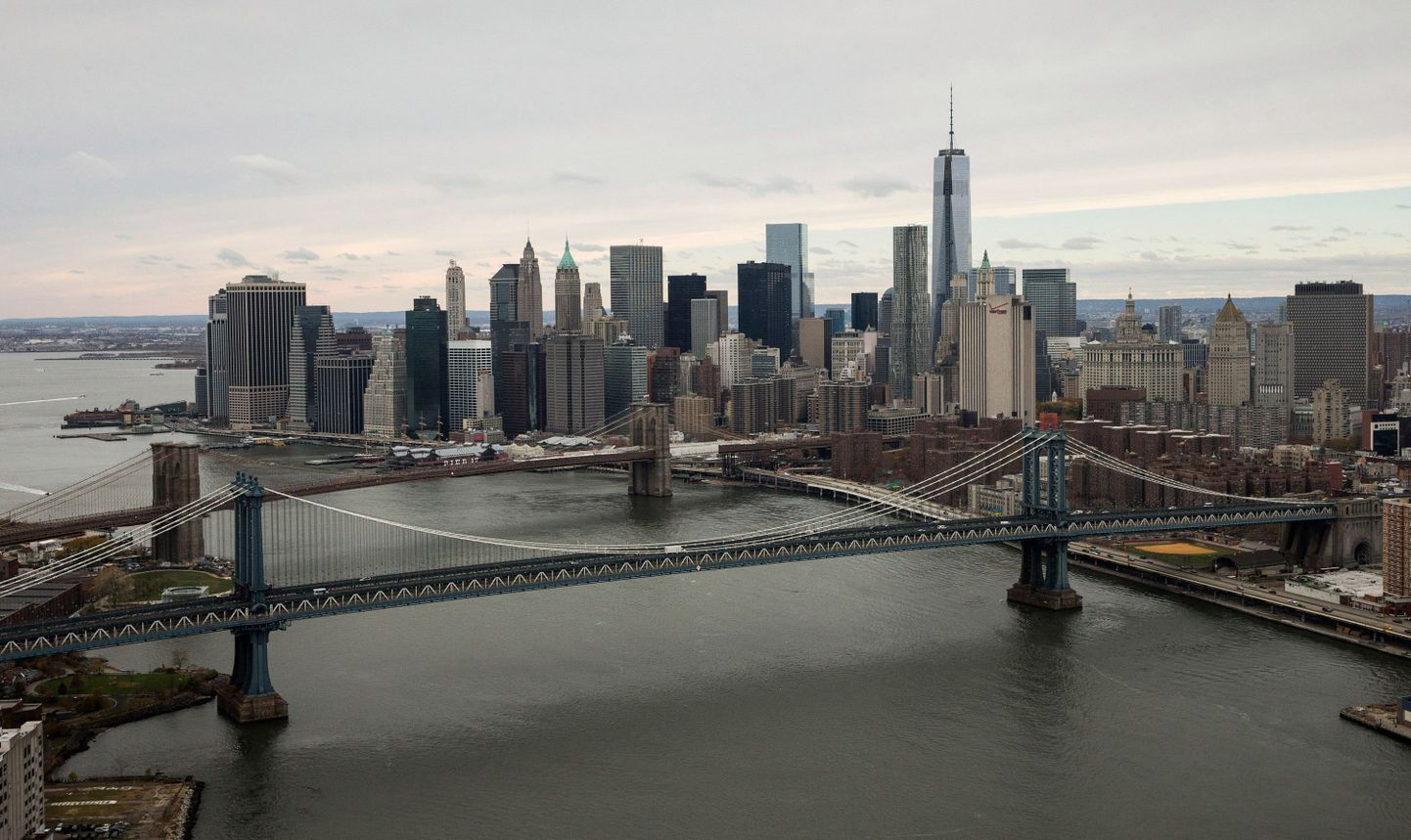 В Нью-Йорке обрушилась часть Бруклинского моста.