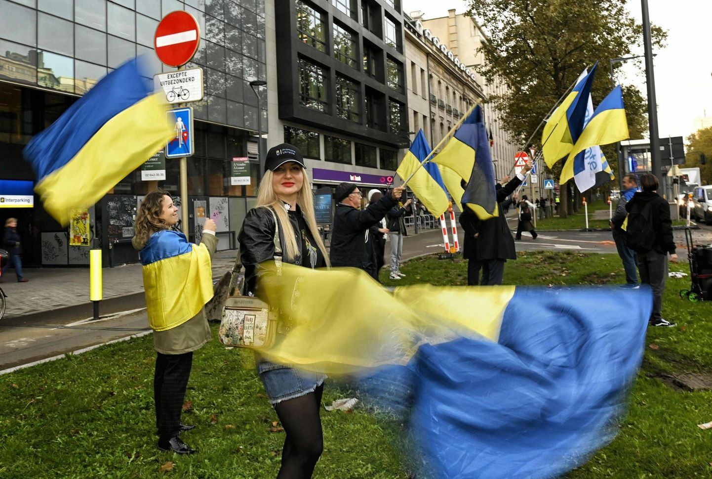 Selle nädala alguses meenutasid ukrainlased end Brüsselis meeleavaldusega Venemaa ELi juurde lähetatud diplomaatilise esinduse maja ees. 