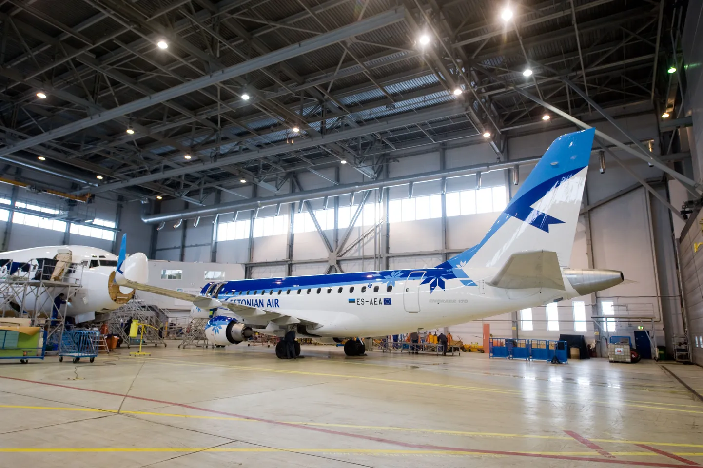 Estonian Airi lennuk Embraer 170.