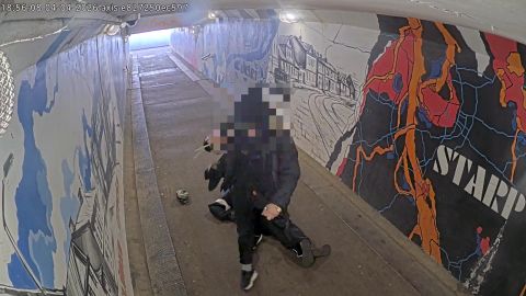 Policija: Avotu apkaimes tunelī piekautajam vīrietim jau iepriekš bijis konflikts ar uzbrucēju