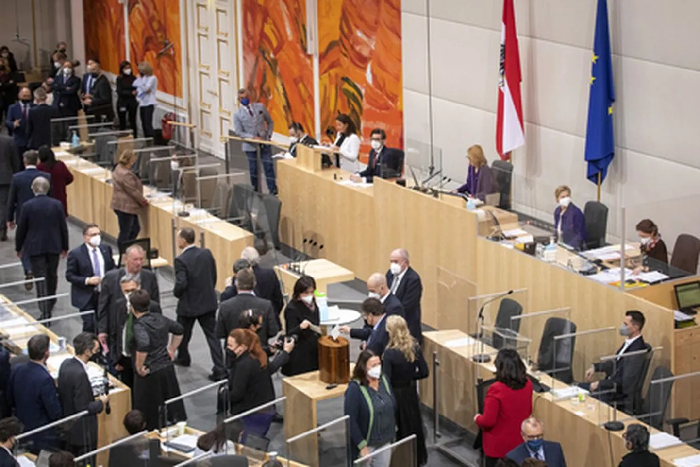 Austria parlament võttis täna vastu seaduseelnõu, millega muudetakse vaktsineerimine täiskasvanutele kohustuslikuks.