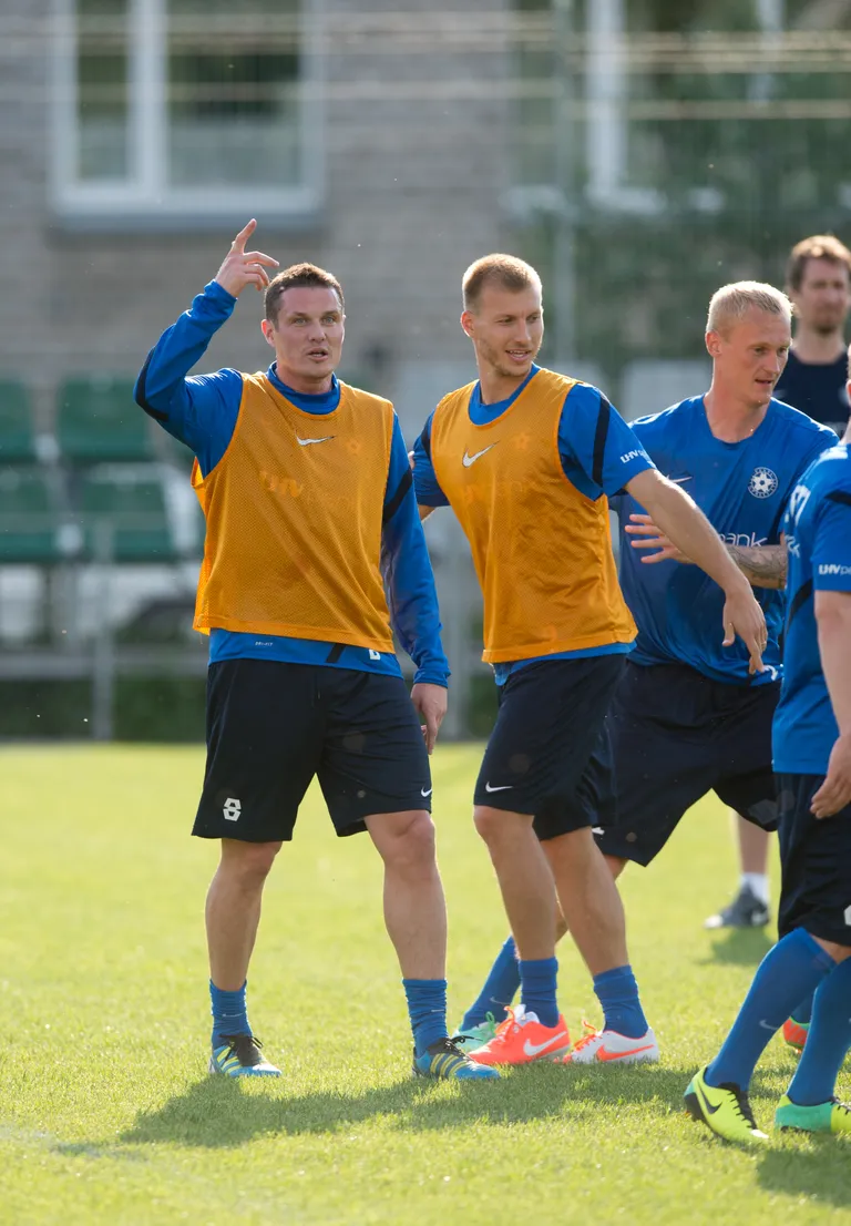 Andres Oper (vasakul) ja Ragnar Klavan murdsid nii Eesti koondisse kui välisklubisse juba väga varakult.