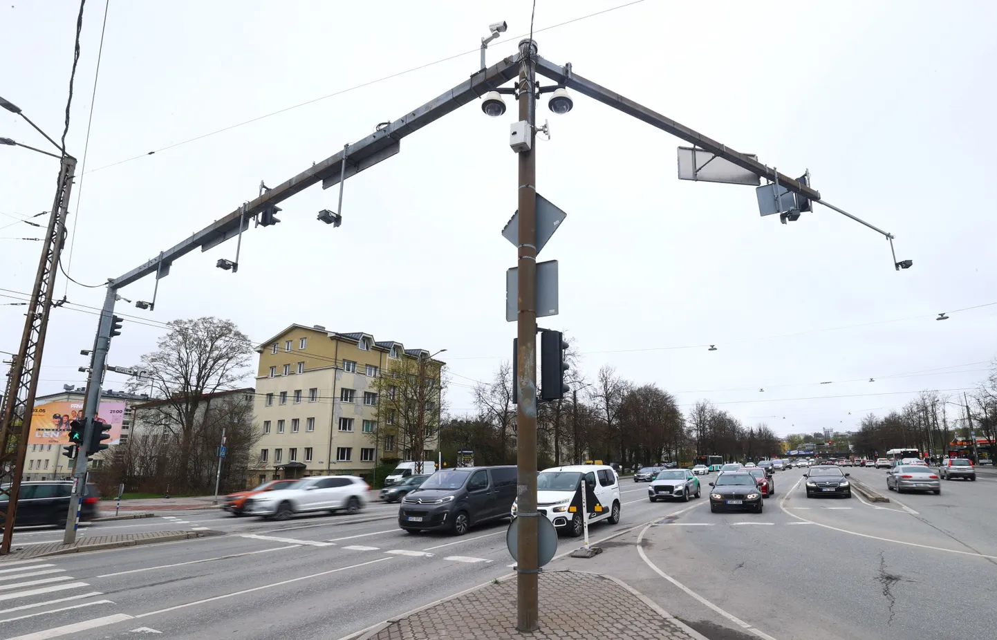 Numbrituvastuskaamerad Tallinnas Kristiine ristmikul.