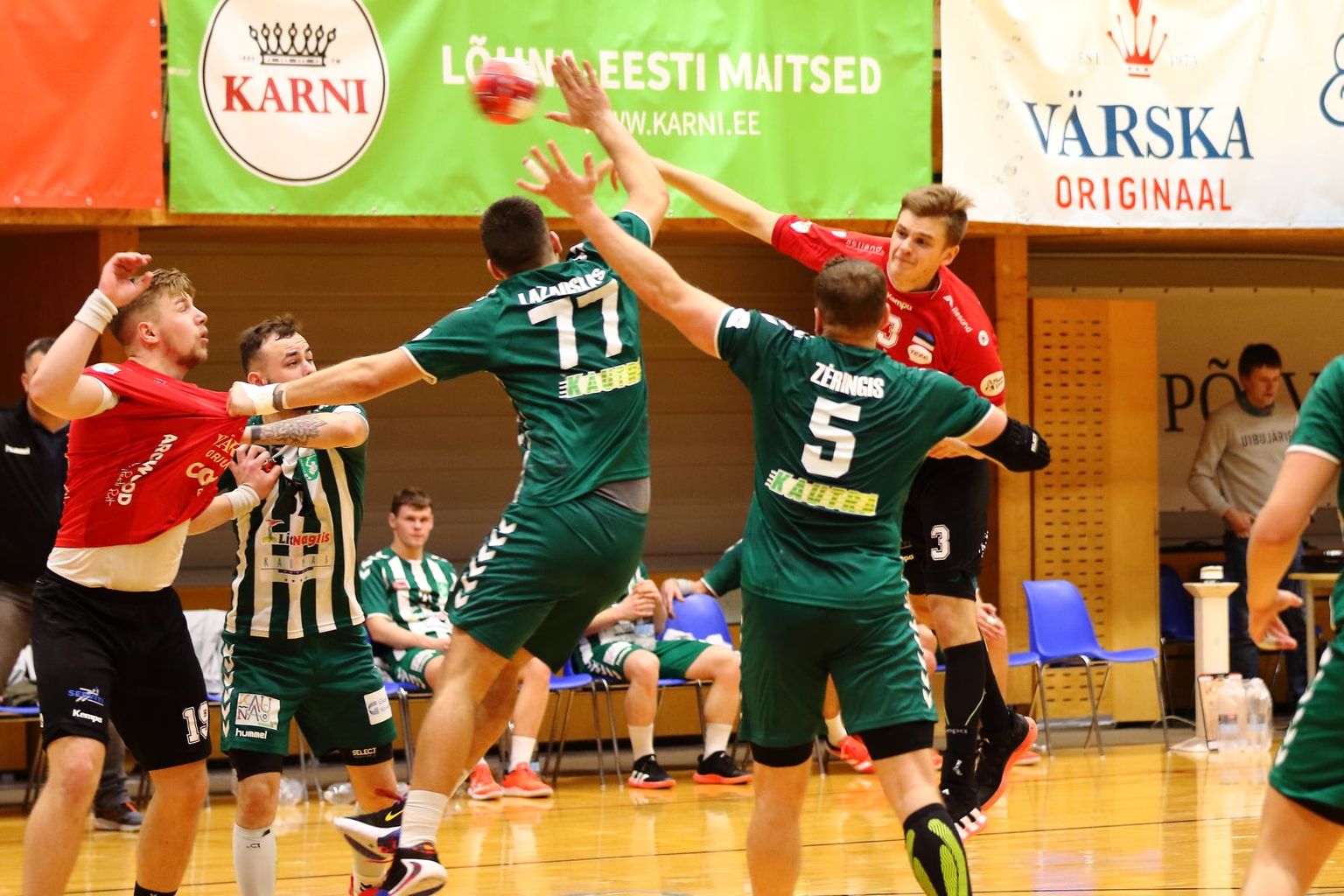 Eurosarja eelmises ringis lülitas Serviti välja Kaunase Granitas-Karysi. Viskel leedukate vastu kahe mänguga 15 väravat kirja saanud Tõnis Kase.