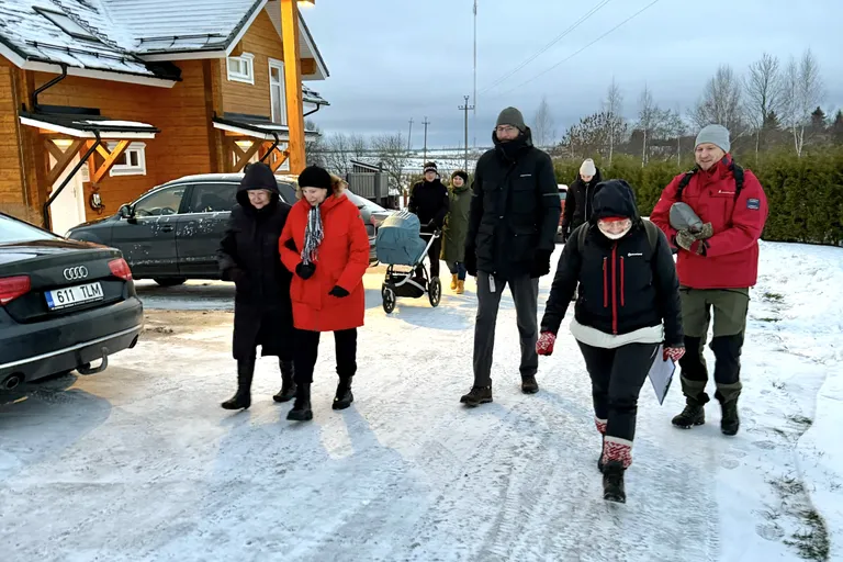 Kõnnikoosolek, mille raames Alutaguse Matkaklubi Lüganuse räägib kandi lugusid ja näitavad põnevaid kohti.