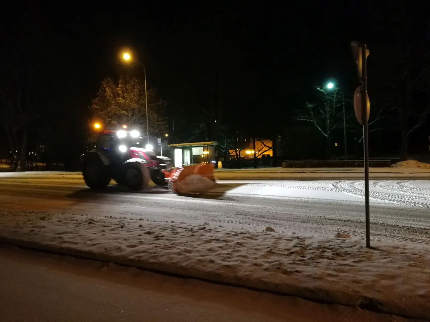 Lumelükkamine