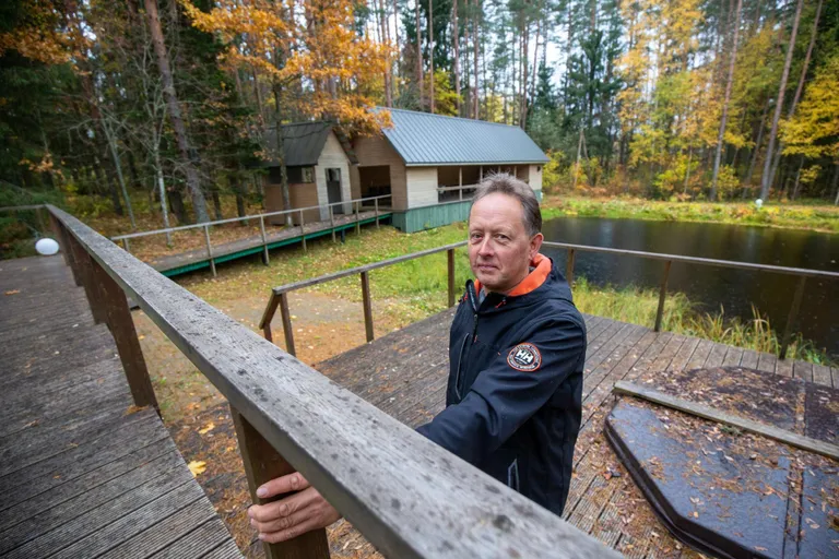 Ettevõtja Aigar Paas Pullijärve puhkekülas Misso lääneservas.