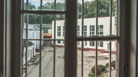 Latvijas cietumos ieslodzītas 73 uz mūžu notiesātas personas