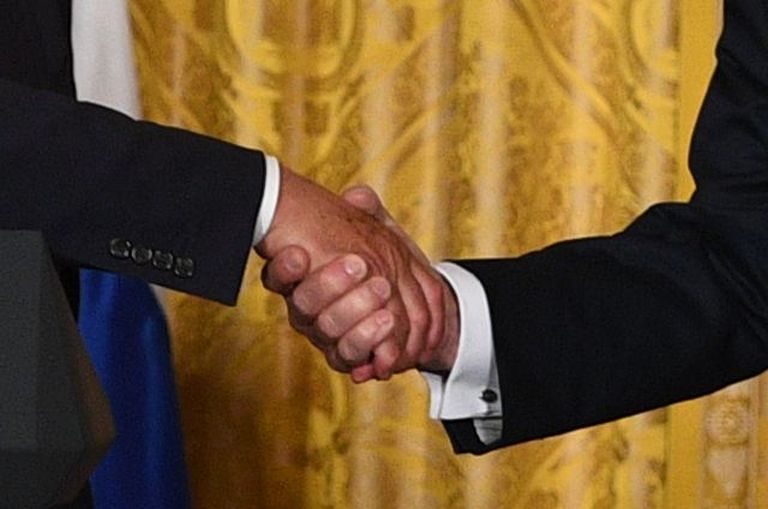 Donald Trumpi ja Sauli Niinistö käepigistus
