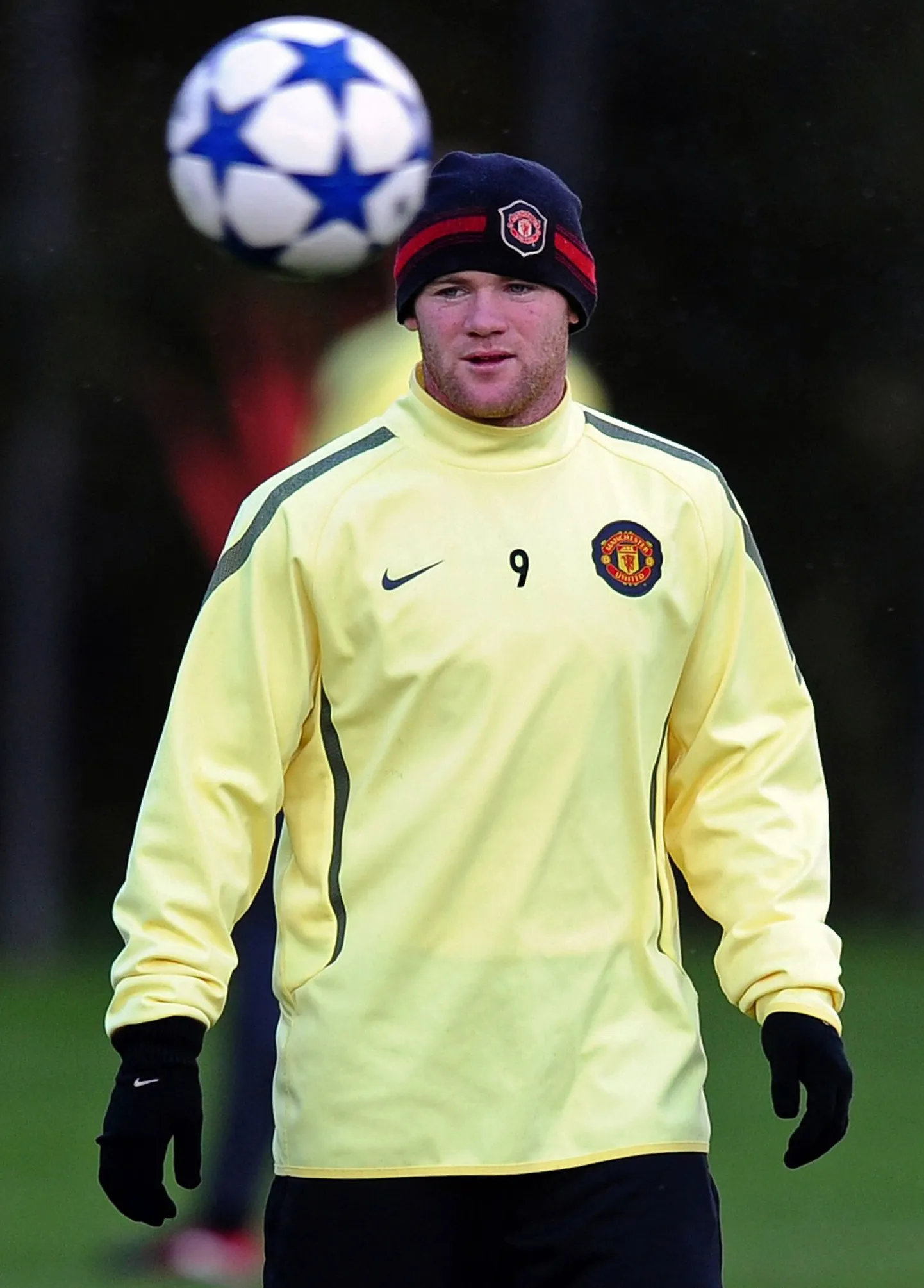 Wayne Rooney tänasel treeningul. Homsest Meistrite liiga mängust Bursasporiga jääb Rooney siiski vigastuse tõttu kõrvale.