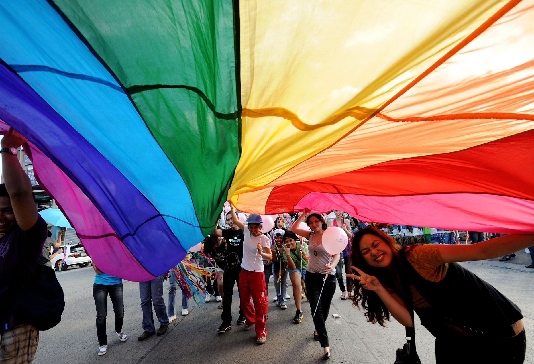 Vikerkaarevärvides lipp sümboliseerib võitlust seksuaalvähemuste õiguste eest.