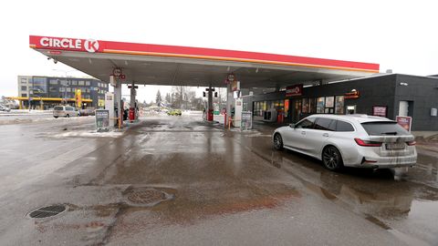 GRAAFIK ⟩ Kütusehinnad pöörasid tõusule kogu Baltikumis