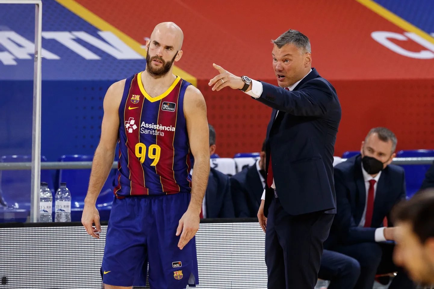 Šarunas Jasikevicius ja Nick Calathes.