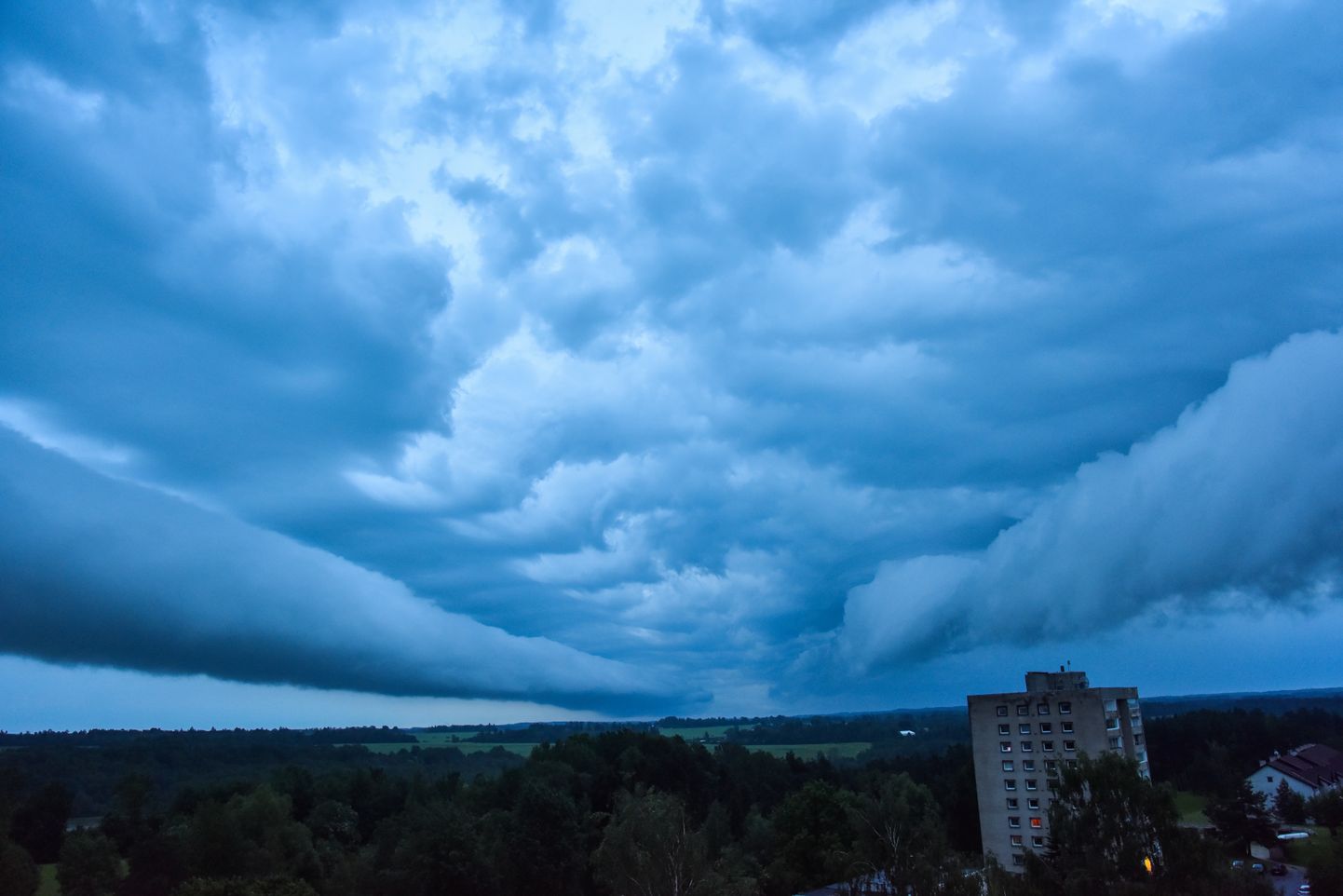 Eesti majanduse kohale kerkivad tormipilved.