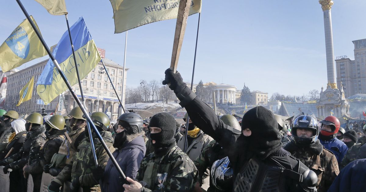 Национальный терроризм. Правый сектор на Майдане. Националистический терроризм. Националисты на Майдане. Украинские радикалы.