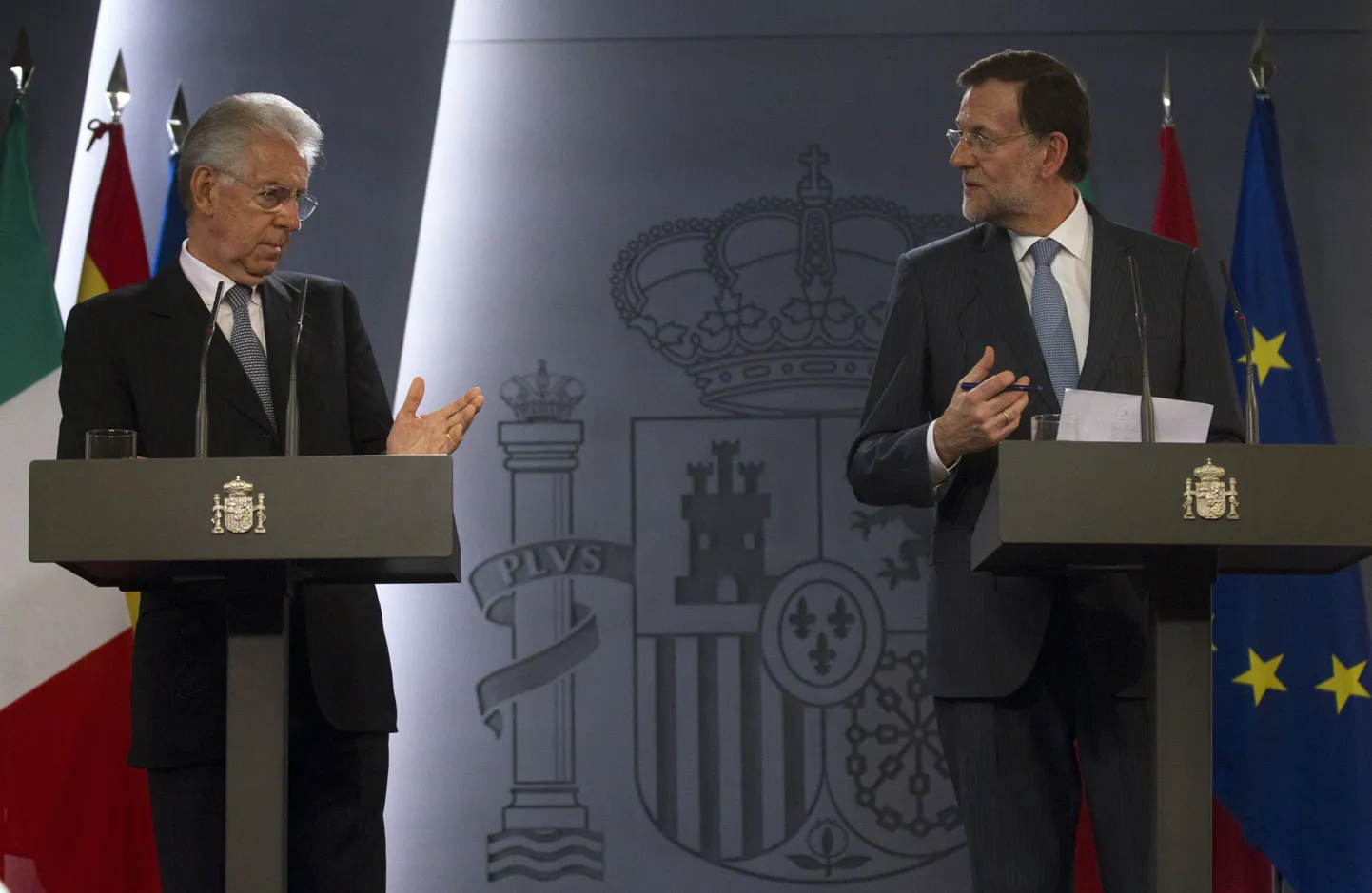Hispaania peaminister Mariano Rajoy (paremal) ja Itaalia ametikaaslane Mario Monti.