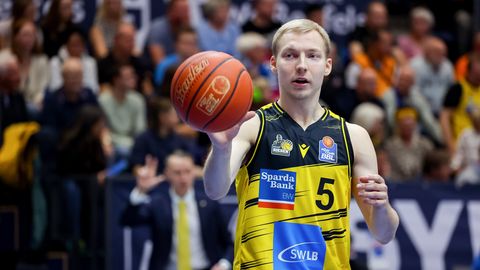 Toms Skuja iedzīvojies savainojumā