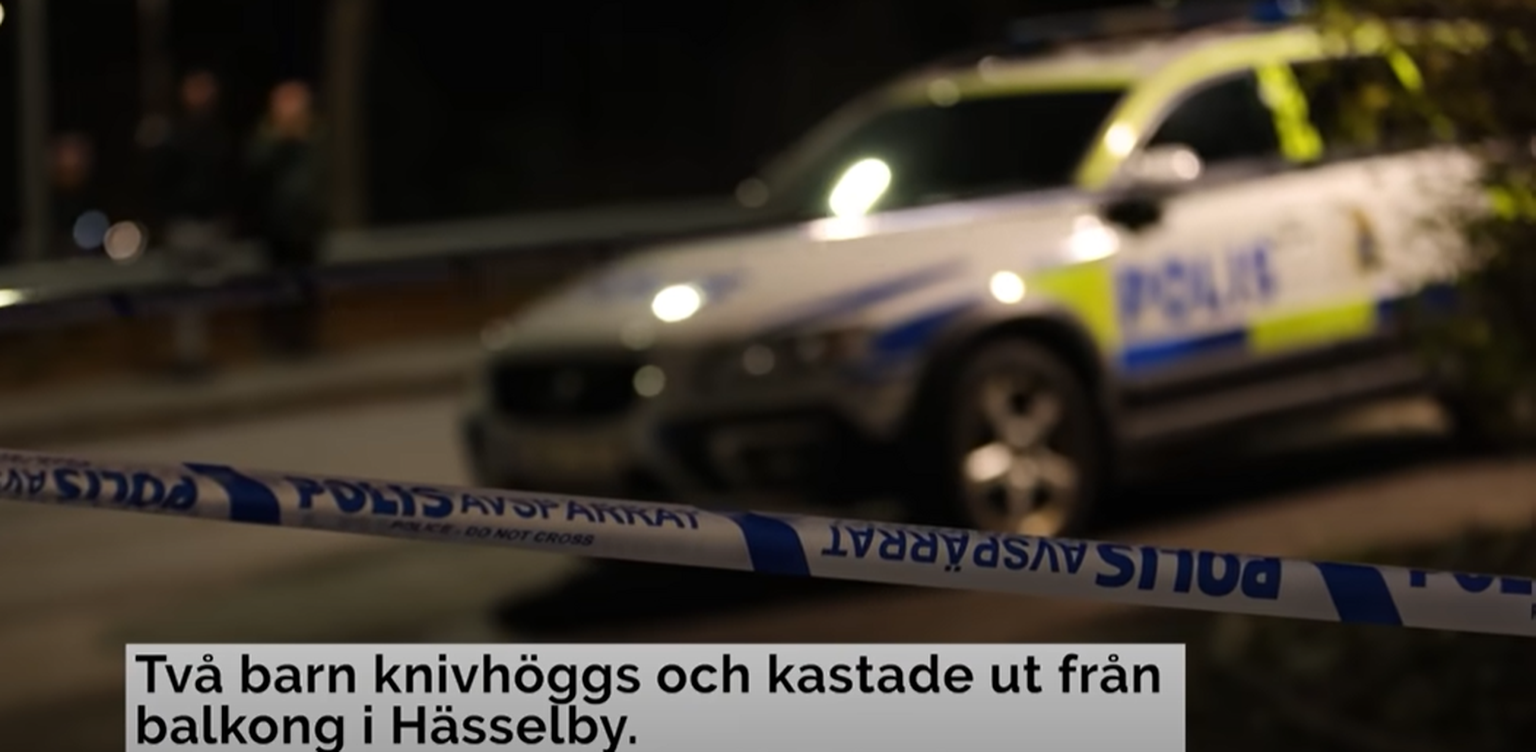 Rootsi pealinna Stockholmi lääneosas leiti 14. novembril korrusmaja hoovist kaks raskelt vigastatud last, kellest üks suri 15. novembril haiglas. Politsei arvab, et lapsi pussitati ja siis visati viienda korruse rõdult alla