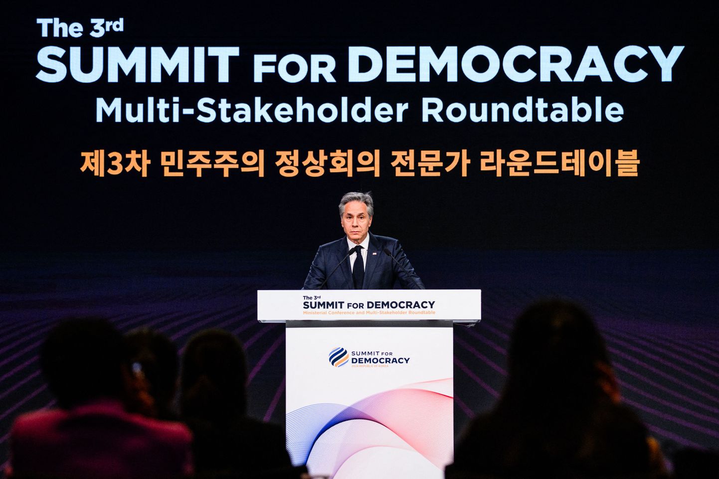 USA välisminister Antony Blinken esinemas Soulis 3. demokraatiatippkohtumisel.