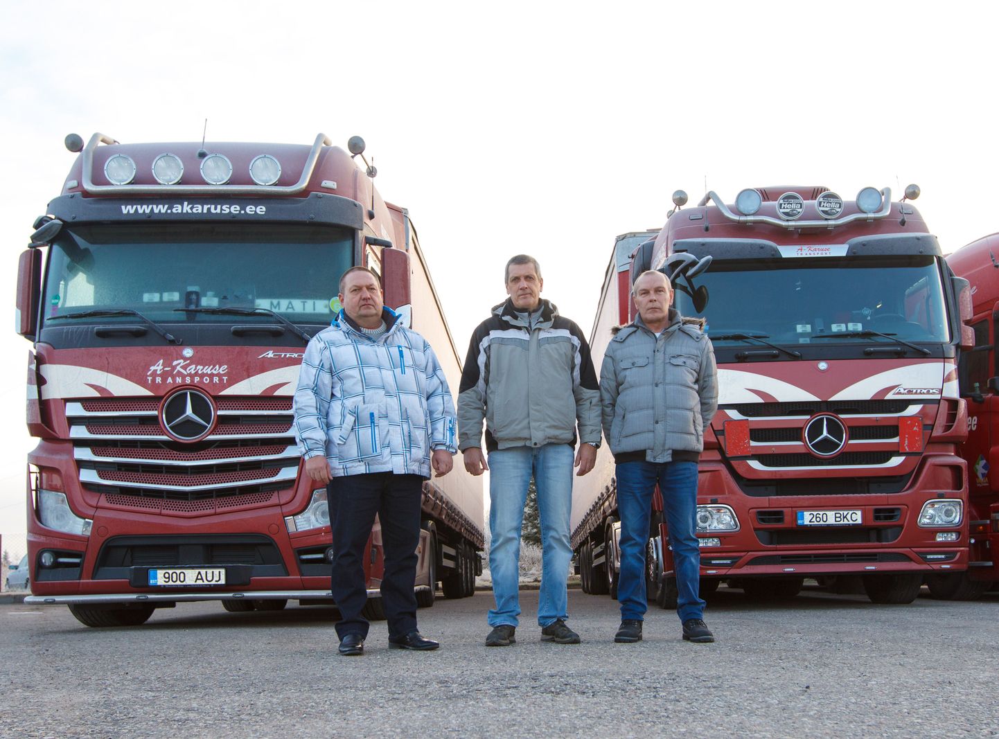 Audiplomiga tunnustatud autojuhid Mati Järve (vasakult), Toomas Sisask ja Gennadi Belov on rooli keeranud üle 30 aasta ning ütlevad üksmeelselt, et see on töö, mida nad oskavad ja tahavad hästi teha.