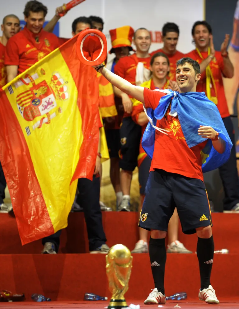 Madrid 2010. Hispaania vutimeeskond ja David Villa (esiplaanil) päev pärast MM-tiitli võitmist Johannesburgis.