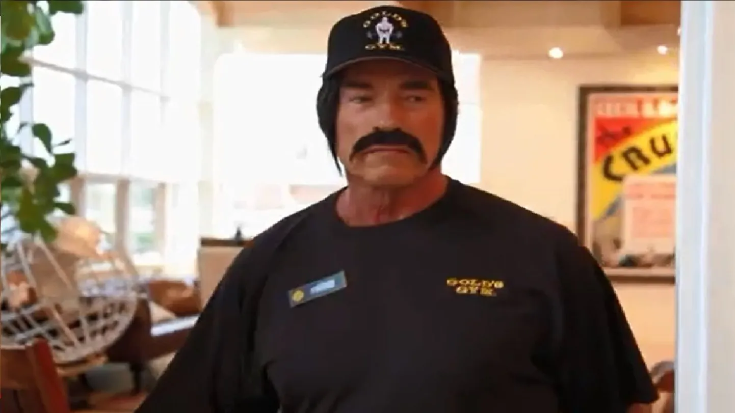 Maskeeritud Arnold Schwarzenegger.