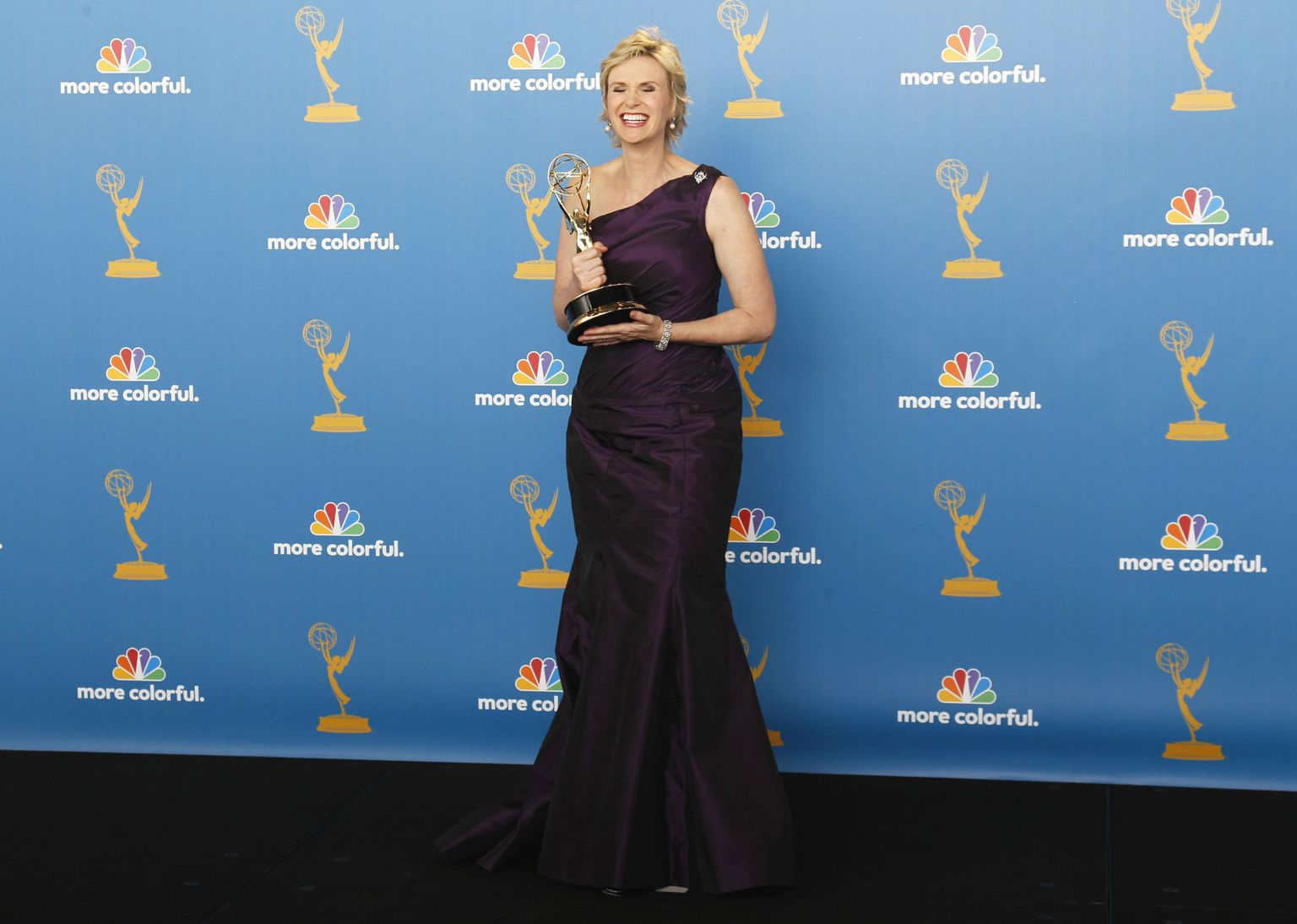 Jane Lynch sai Emmy kui parim naiskõrvalosatäitja komöödiaseriaalide kategoorias