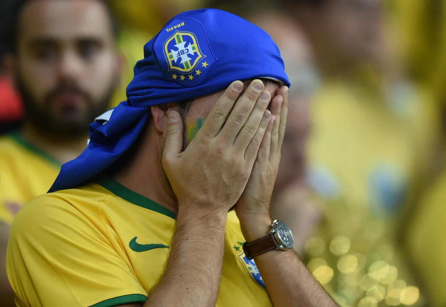 Eilses poolfinaalis hävitava kaotuse vastu võtnud Brasiilia sponsoriks on Nike, võitu pühitsenud Saksamaal aga Adidas.