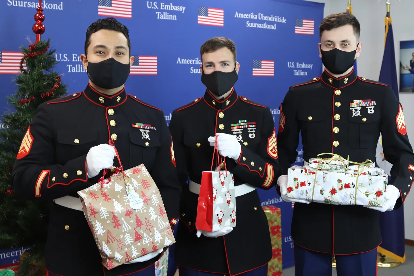 Tänavu USA merejalaväelastel Sillamäe Kodusoojuse kasvandikega kokku saada kahjuks ei õnnestunud, kuid kinke vahetati küll.