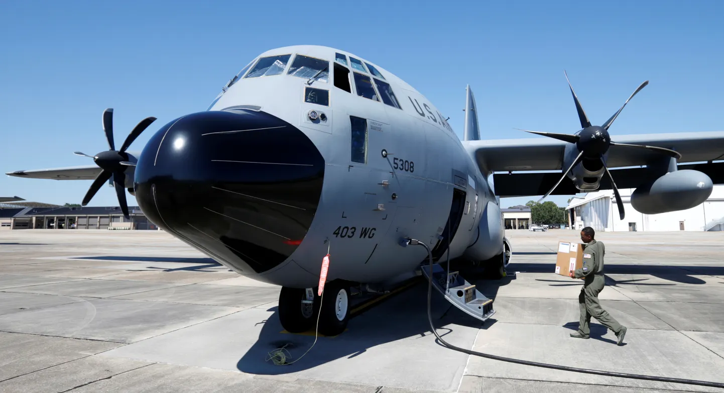 A WC-130J Super Hercules on üks neist lennukitüüpidest, mis lendavad otse orkaani sisse, et sealt andmeid koguda.