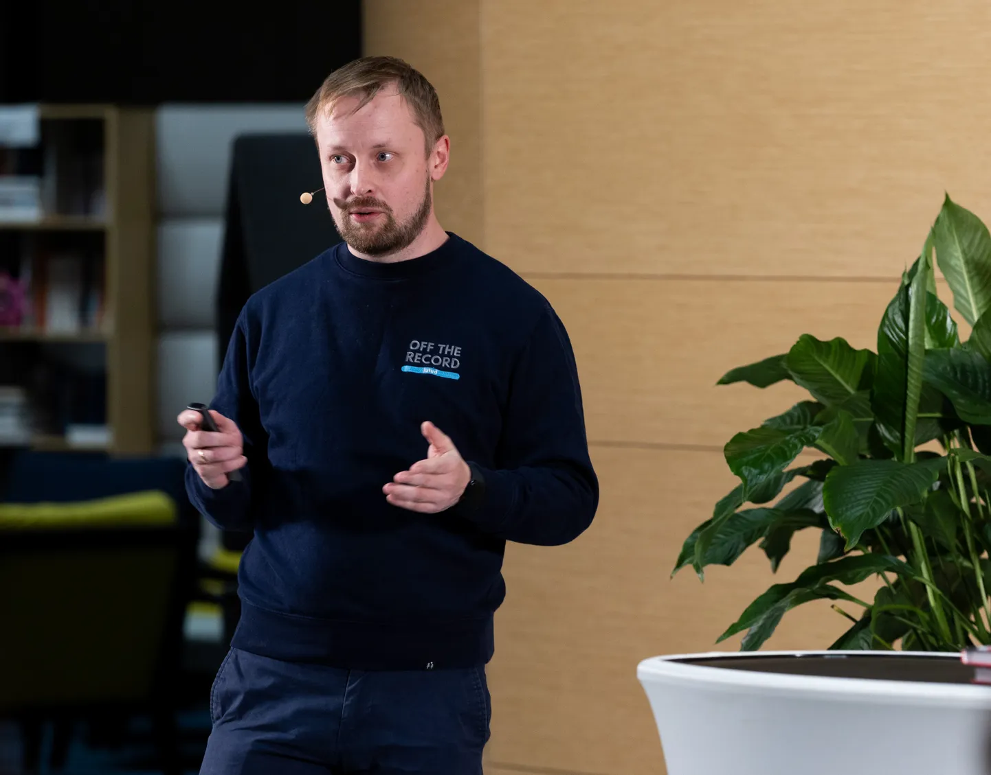 Investorite suur mestimisõhtu Taavi Ilvese ja Jake Farraga. Investeerimusklubi, Investor Toomas. Taavi Ilves, Jake Farra, Jaan Martin Raik.