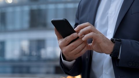 Куда звонить в праздничные дни при легких недомоганиях