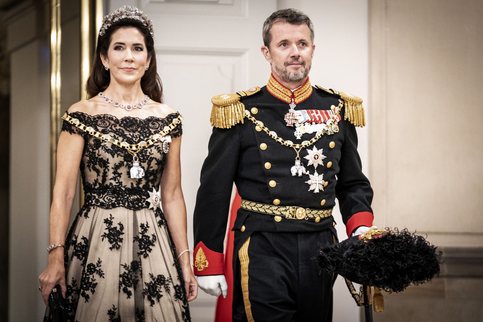 Taani kroonprints Frederik ja kroonprintsess Mary saabumas 11. septembril 2022 Kopenhaagenis Christiansborgi paleesse, kus toimus Taani kuninganna Margrethe II 50. valitsemisaasta troonijuubeli bankett