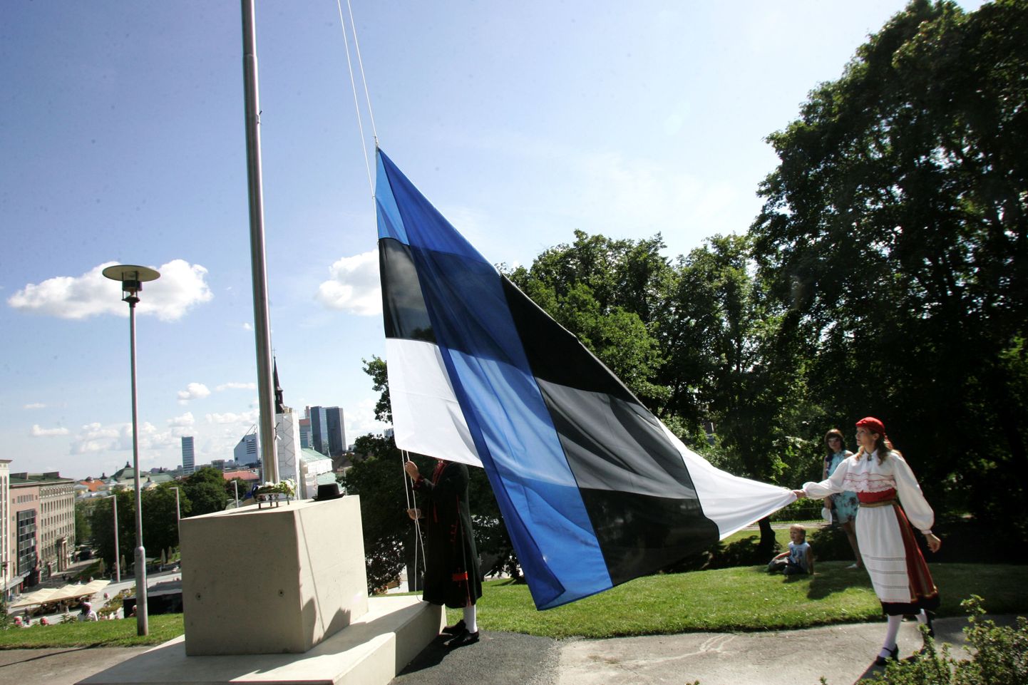 Eesti lipp heisati Harju mäel mullu 20. augustil. Pärast seda on mäenõlval lehvinud vaid Tallinna lipp.