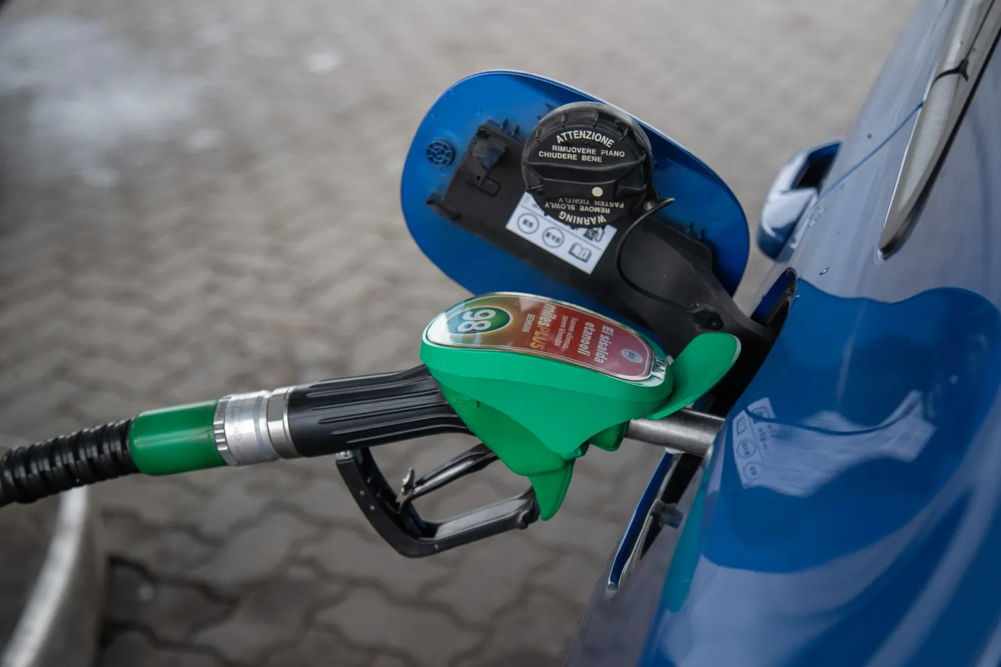 Autokütused hinnad on Tallinnas jätkuvalt Baltimaade ühed kallimad.
