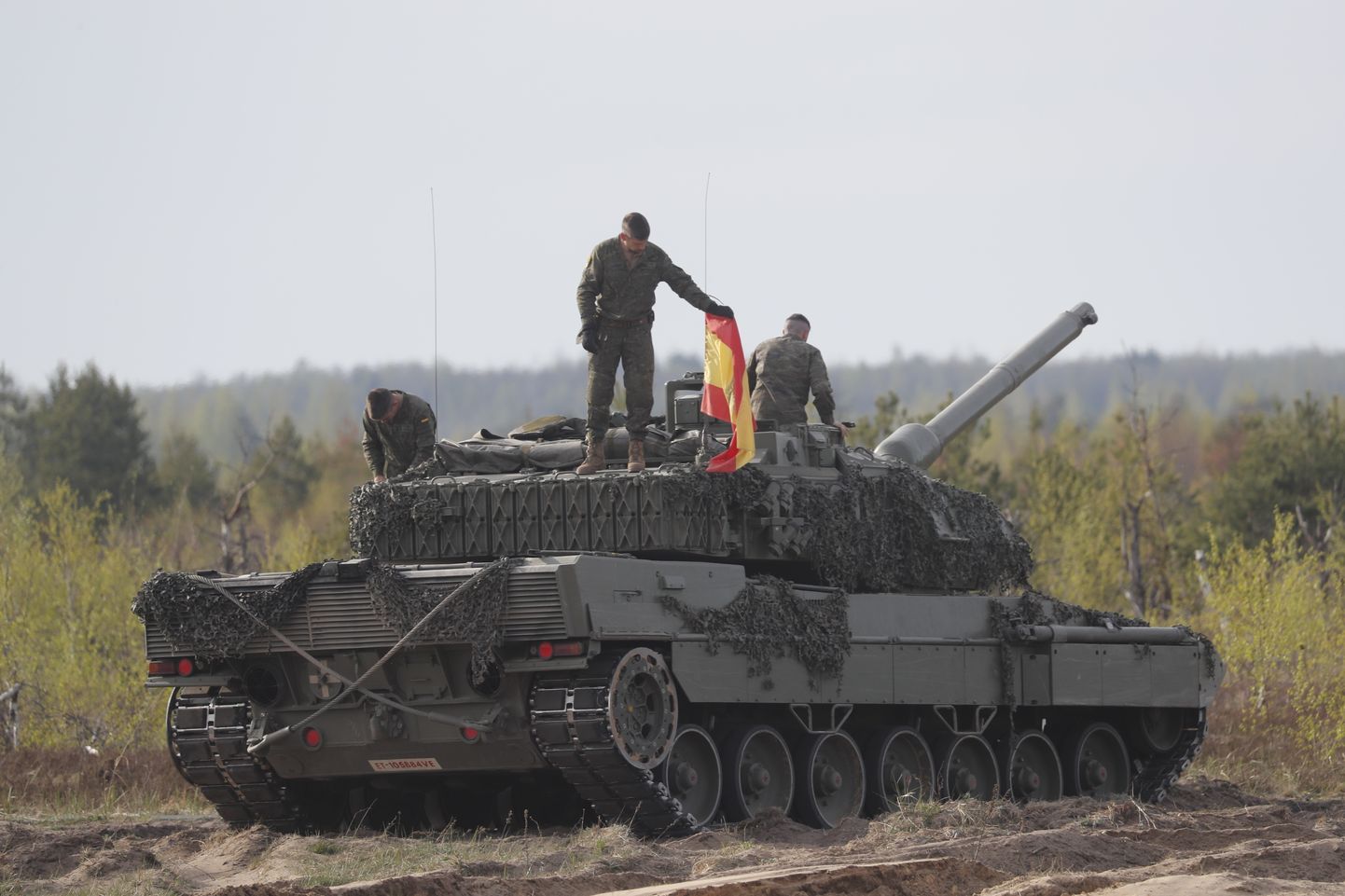 Hispaania Leopard 2 tank õppusel Lätis.
