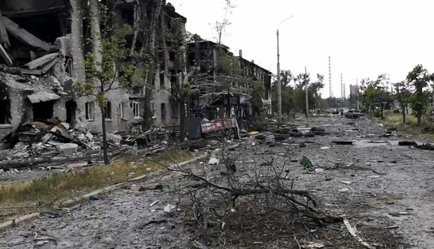 Hävitatud elumajad Lõssõtšanski linnas. 