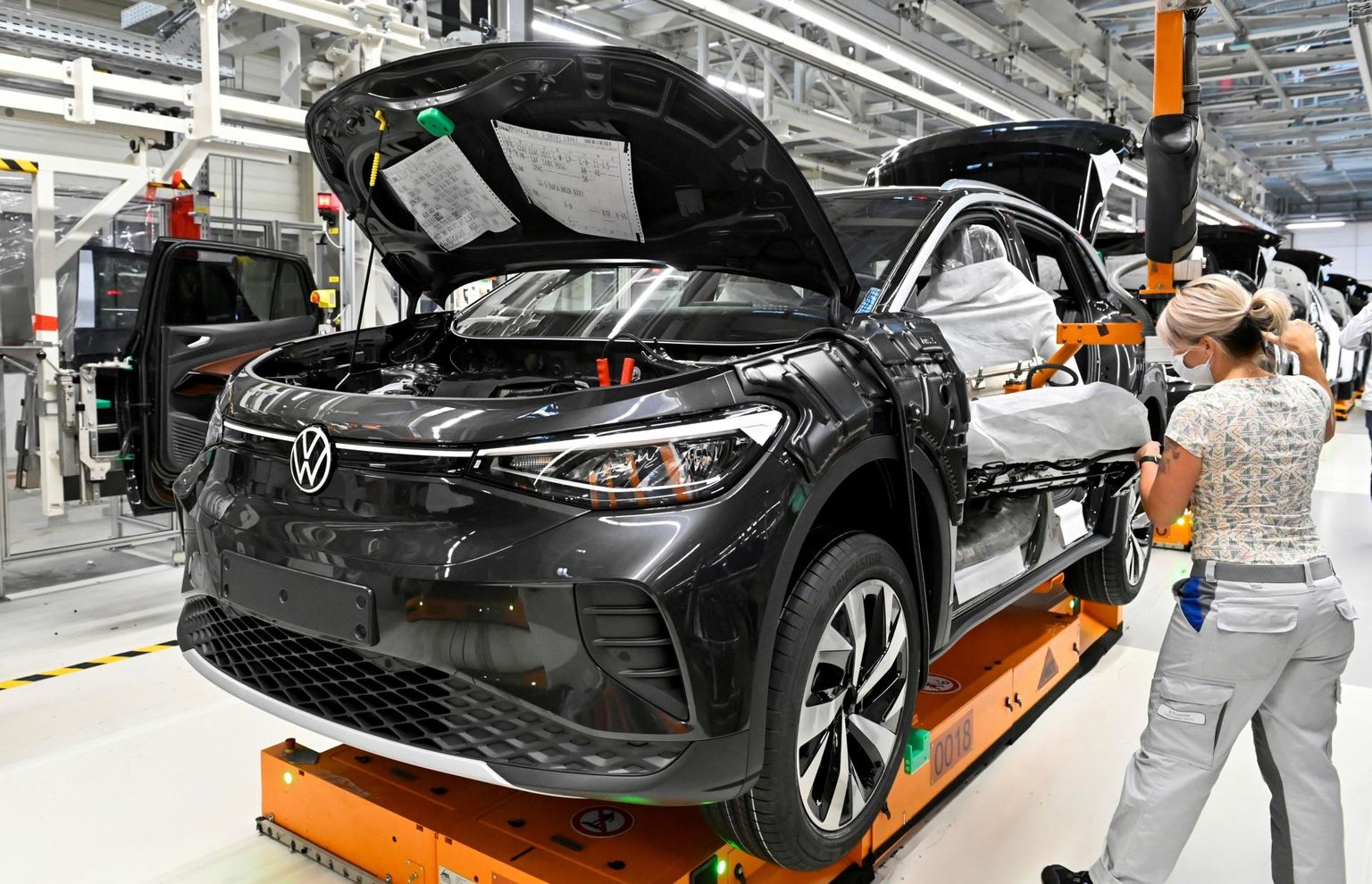 Volkswageni elektriauto ID. 4 tootmine Zwickau tehases Saksamaal.