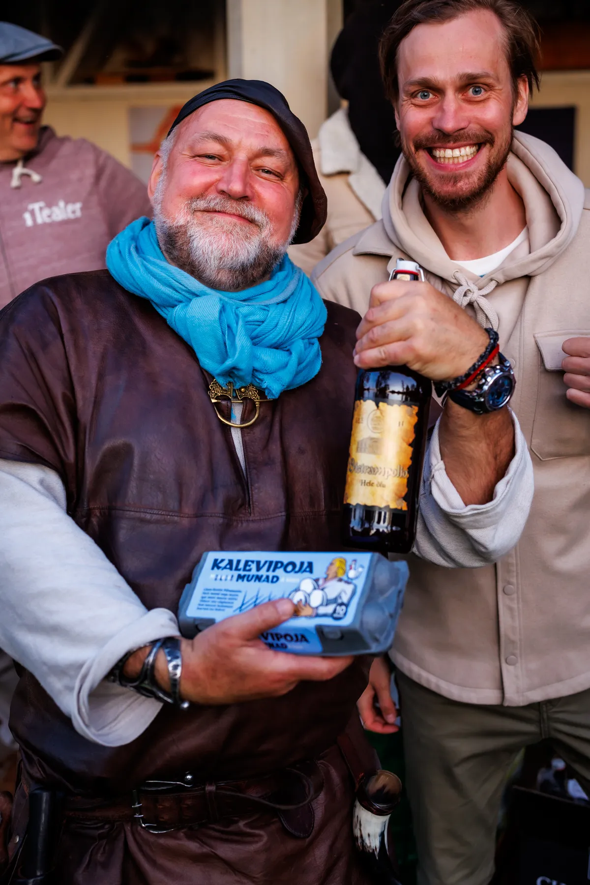 Tauno Kangro ja Karl Robert Saaremäe. Kalevipoeg Laitse Graniitvillas.