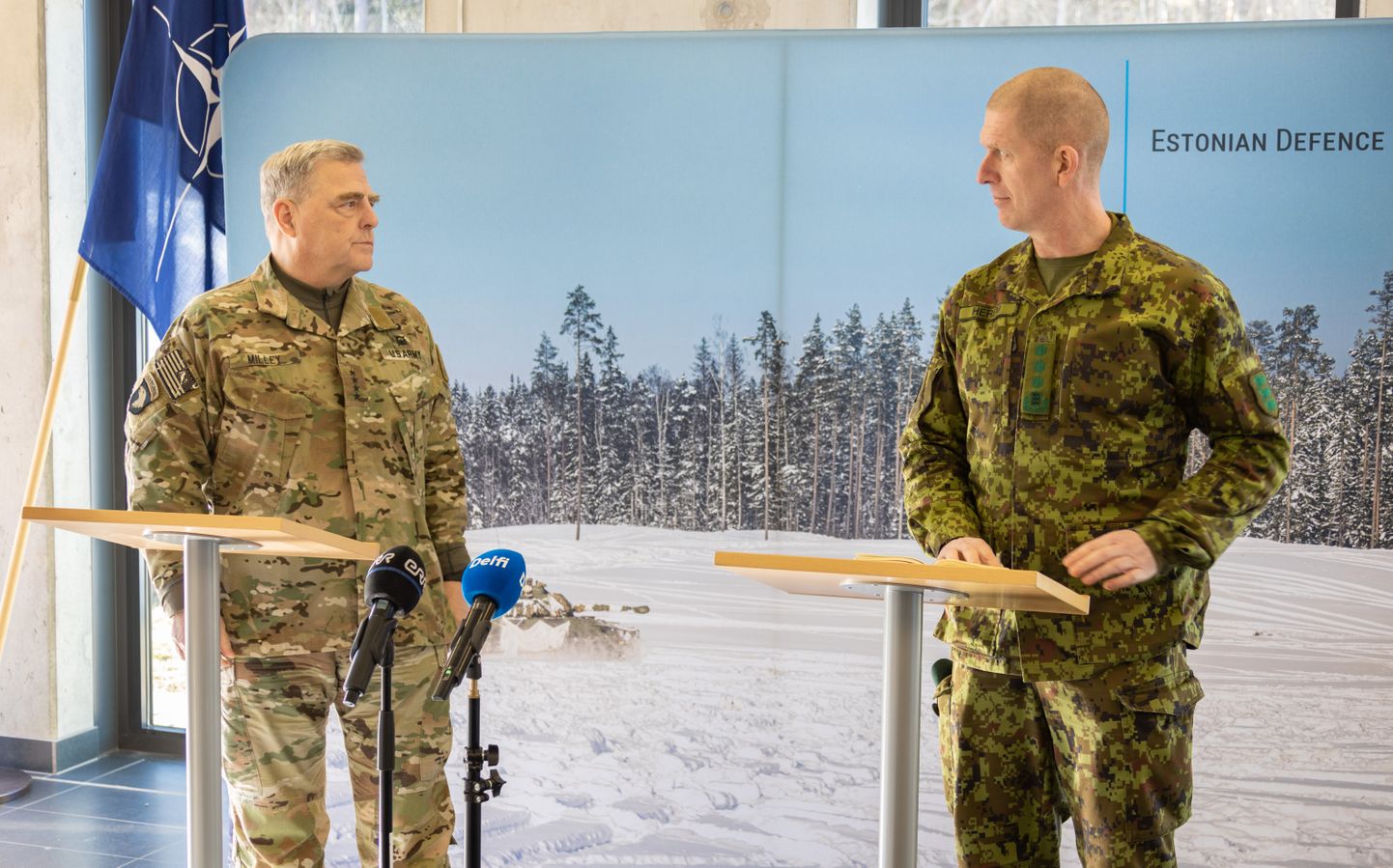 Kindral Mark Milley ja kindralleitnant Martin Herem Ämaril.