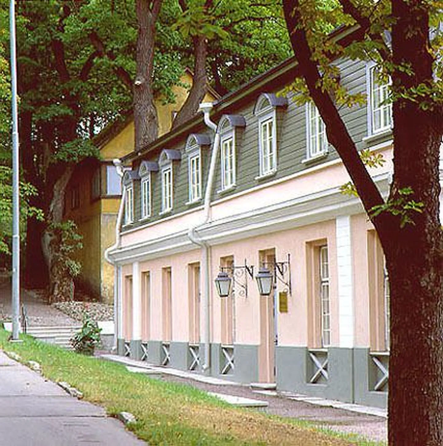 Музей Миккеля в Кадриорге