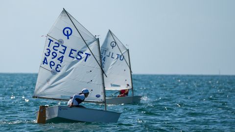 Eesti noored purjetajad alustavad täna Itaalias võistlemist Optimisti maailmameistri tiitlile