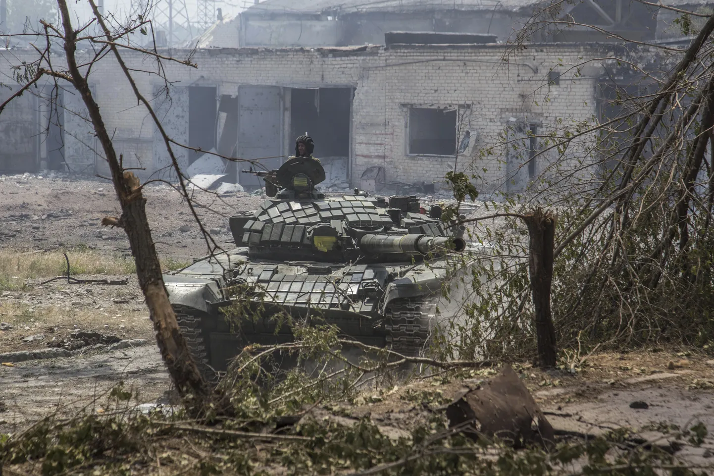 Positsioonil olev Ukraina tank Sjeverodonetskis 8. juunil.