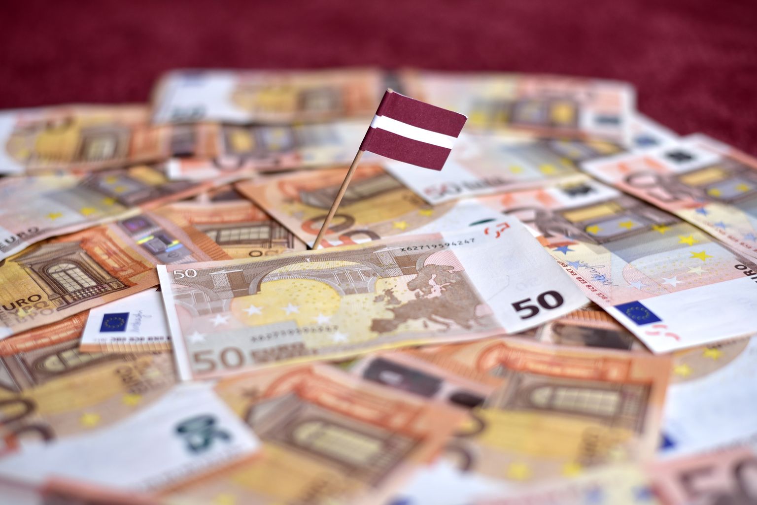 Деньги и Латвия