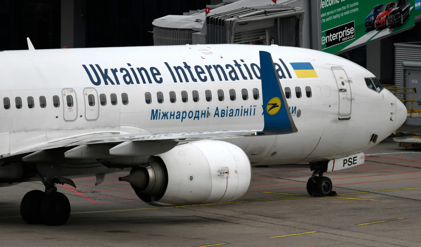Ukraina reisilennuk mõned kuud enne allatulistamist Düsseldorfi lennujaamas.