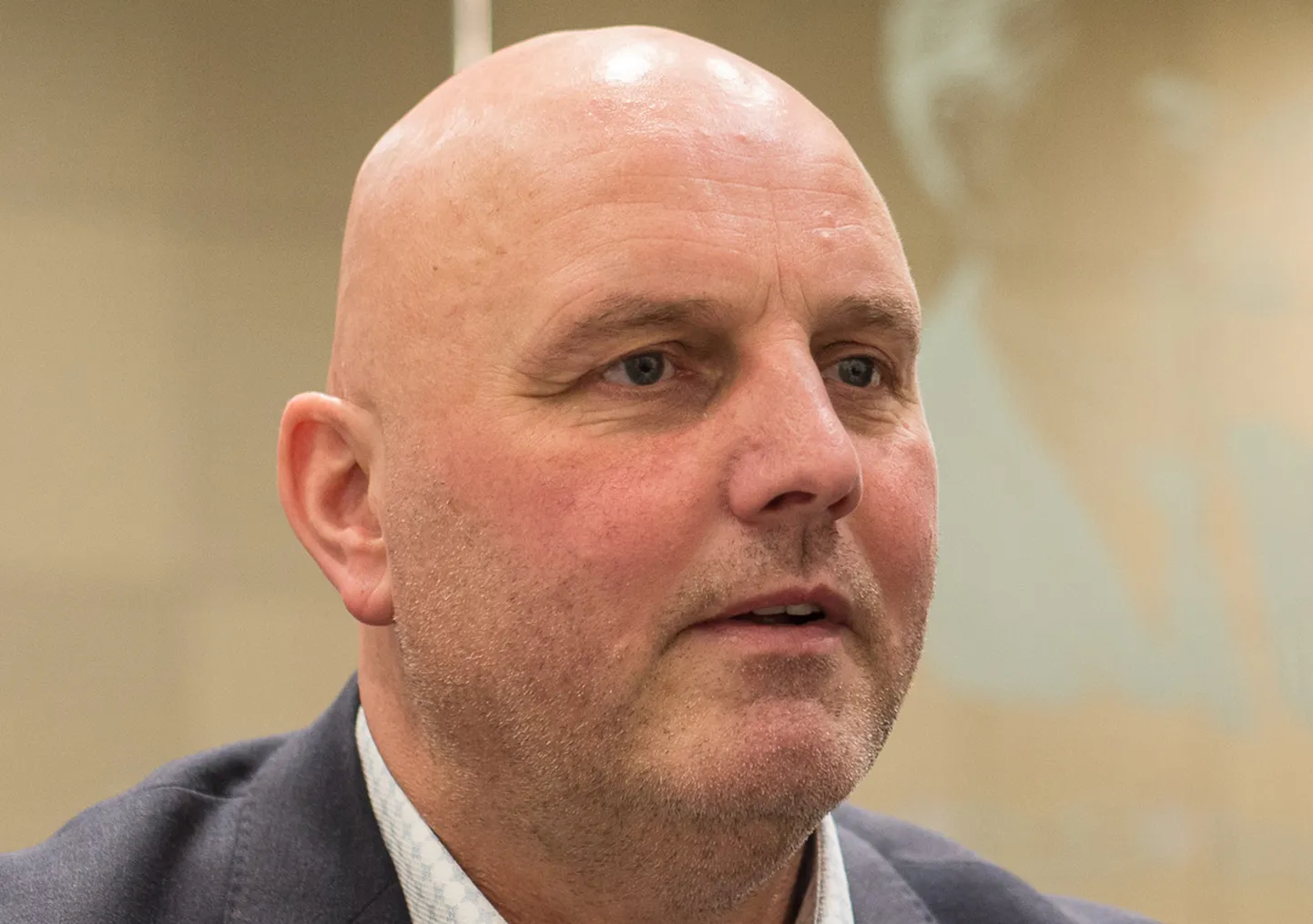 Hendrik Agur: "Tuleb aga tunnistada, et klaver on oma aja ära elanud ja ehkki ta on ju hääles, ei ole tal enam kõlajõudu, mis paneks maja helisema. Klahvid vajuvad pehmelt alla ja tunda on, et pilli pensioniiga on saabunud. Ja vabandust, ka sound on üsna "panniks" moondunud."