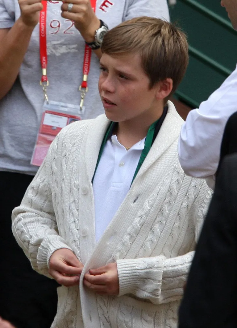 Brooklyn Beckham 2010. aastal Wimbeldoni tennisematšil. Brooklynil on nüüdseks juba kaks venda, 2005. aastal sündis pere noorim poeg Cruz. Aasta hiljem, 2011. aasta juulis, saab Brooklyn endale ka noorema õe, Harperi.