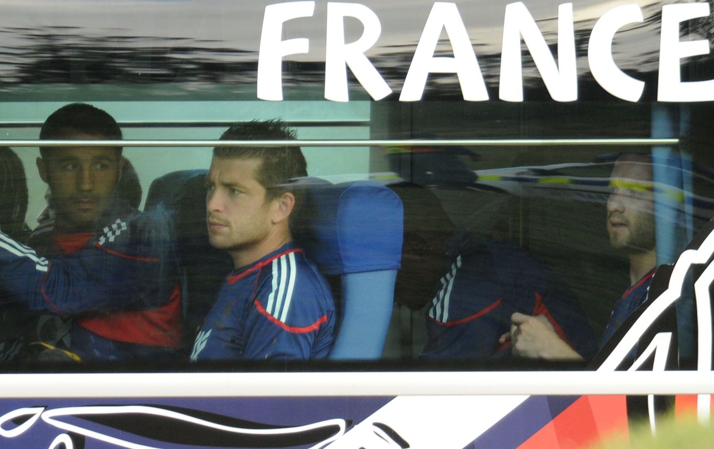 Вратарь сборной Франции Седри Карассо не примет участие в ЧМ-2010 из-за травмы