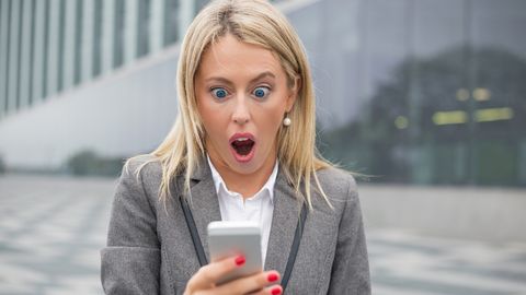 KUIDAS SEDA MUUTA? ⟩ Põhjus, miks me näeme peeglis paremad välja kui fotol